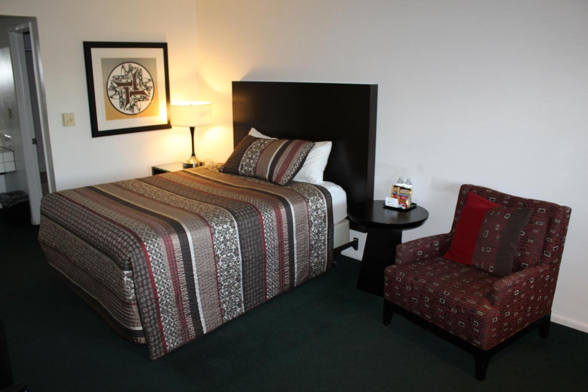 Cougar Land Motel Pullman Room photo